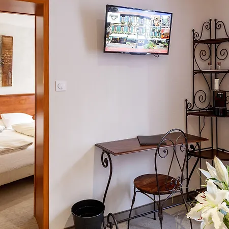 Logis Hotel-restaurant Du Mouton Ribeauvillé